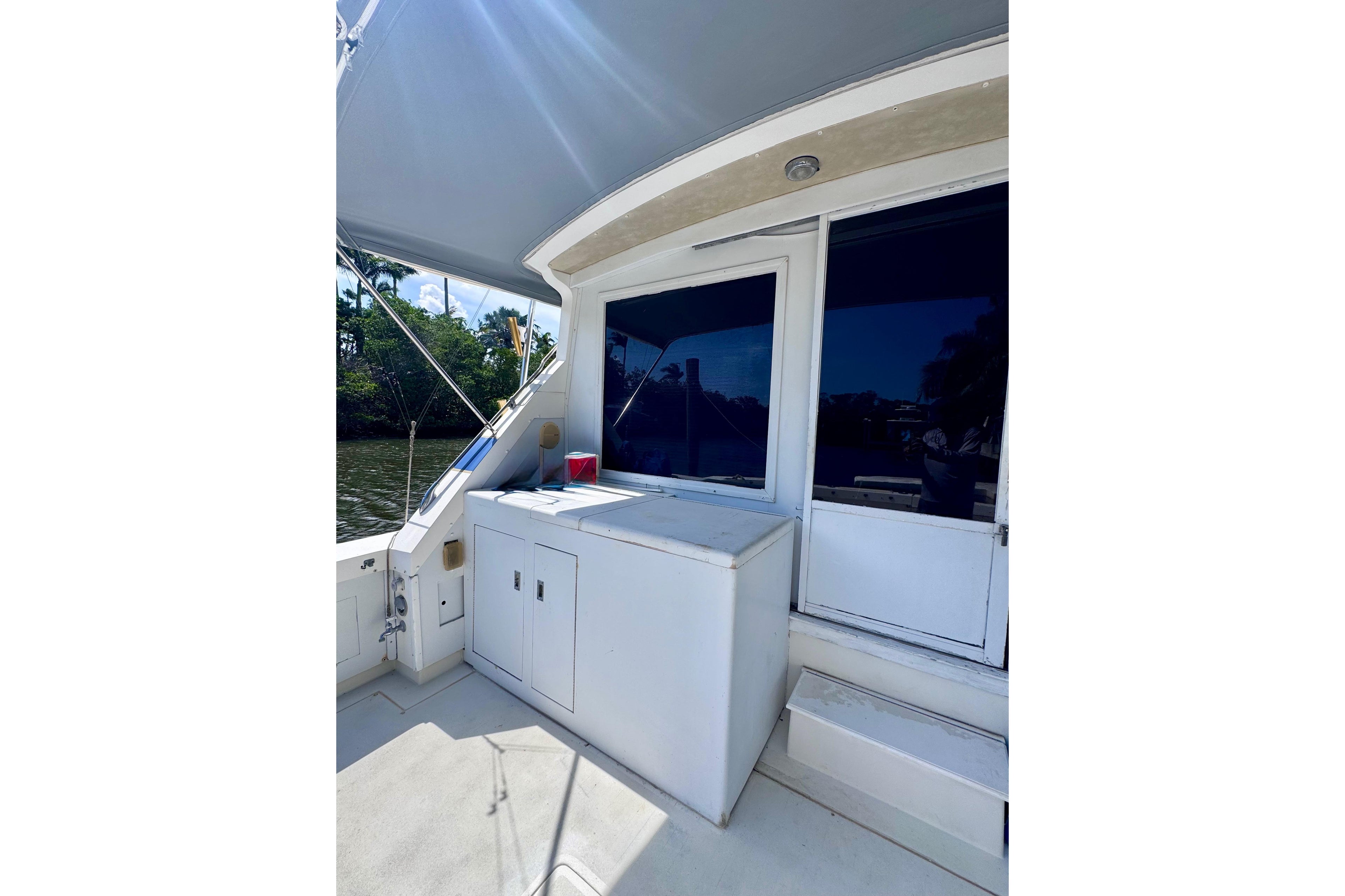 1986 Bertram 46III Convertible — Twin Detroit 8V92TA Diesels, Coral Gables