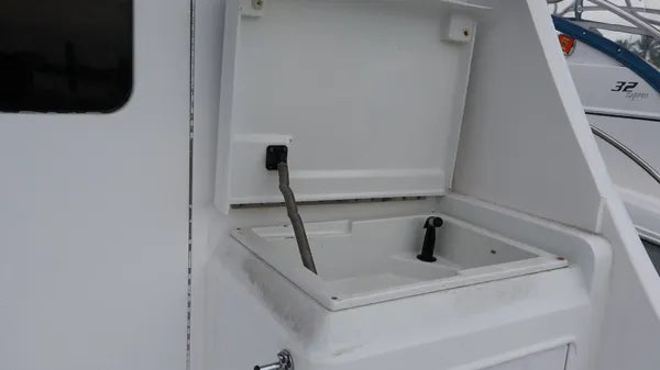 1994 Luhrs 32 Convertible — Twin Suzuki 350s, Miami