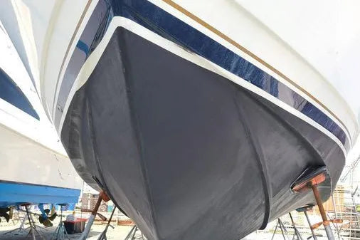1995 Hatteras 39 Convertible — Rebuilt Detroit Diesels, Marathon
