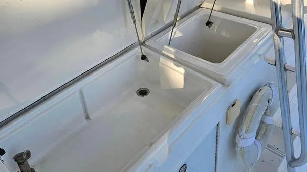 1995 Hatteras 39 Convertible — Rebuilt Detroit Diesels, Marathon