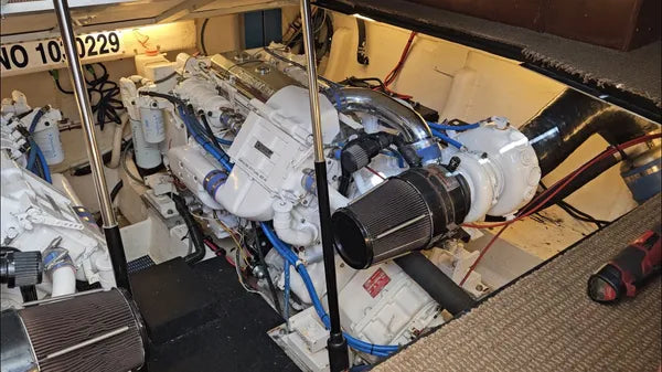 1995 Hatteras 39 Convertible — Rebuilt Detroit Diesels, Marathon