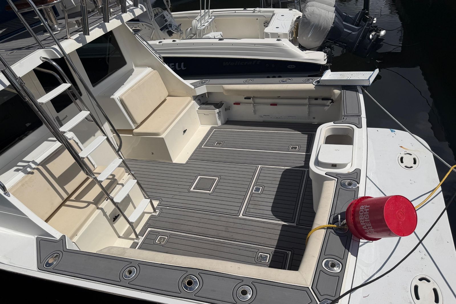 2000 Cabo 35 Flybridge