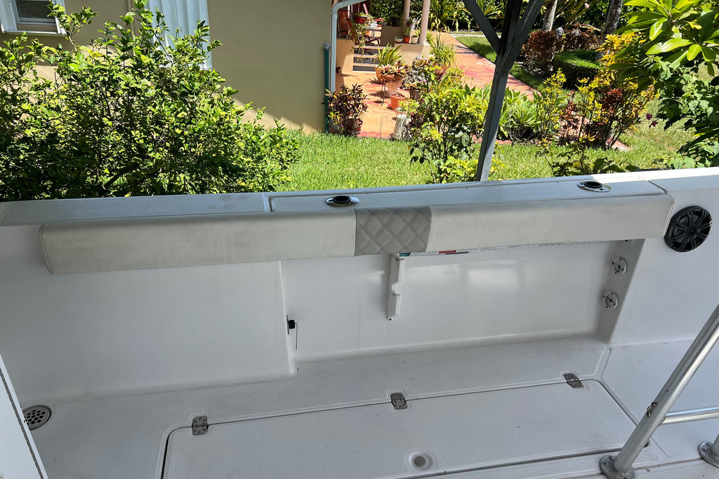 2000 Cobia 274 Center Console