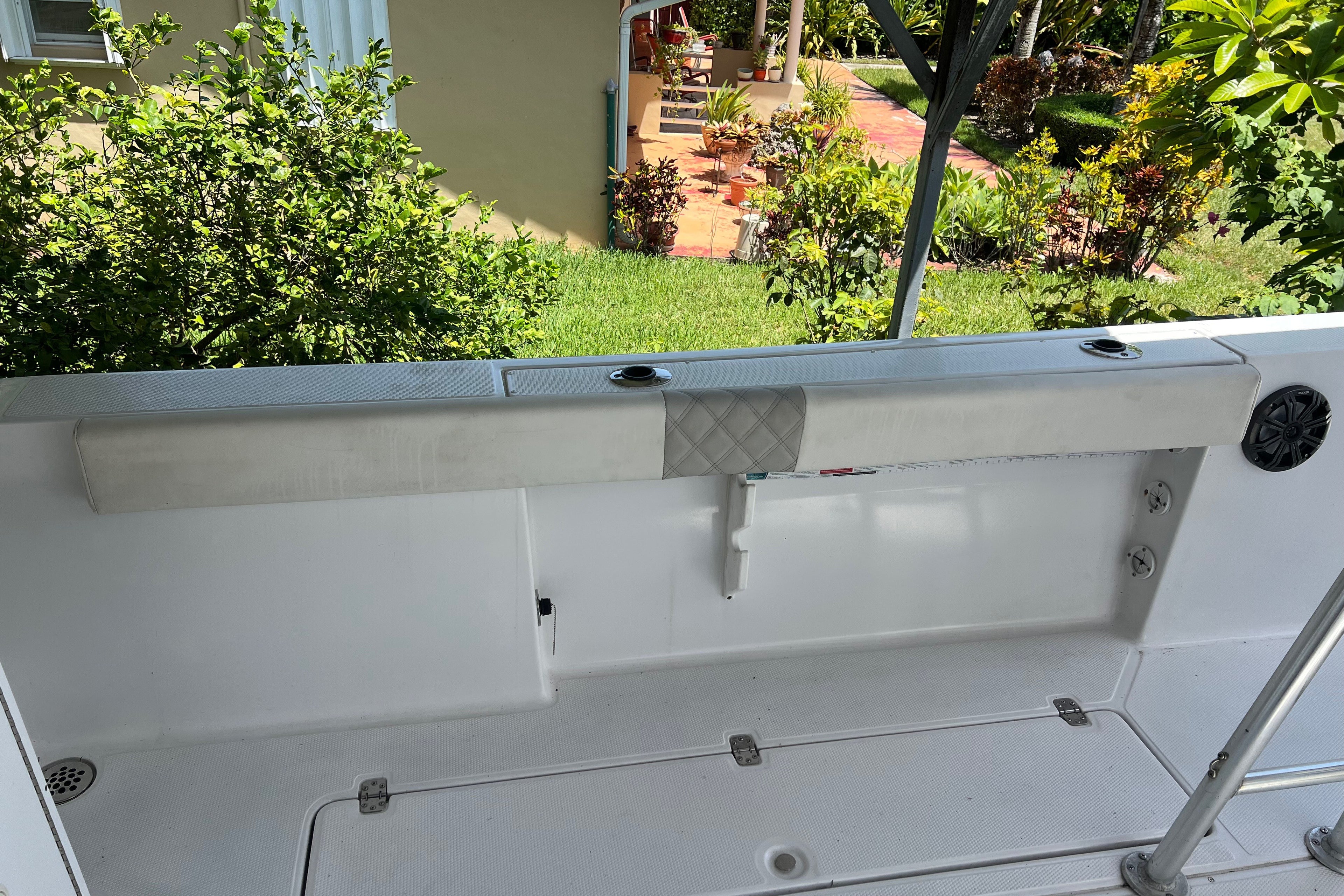 2000 Cobia 274 Center Console
