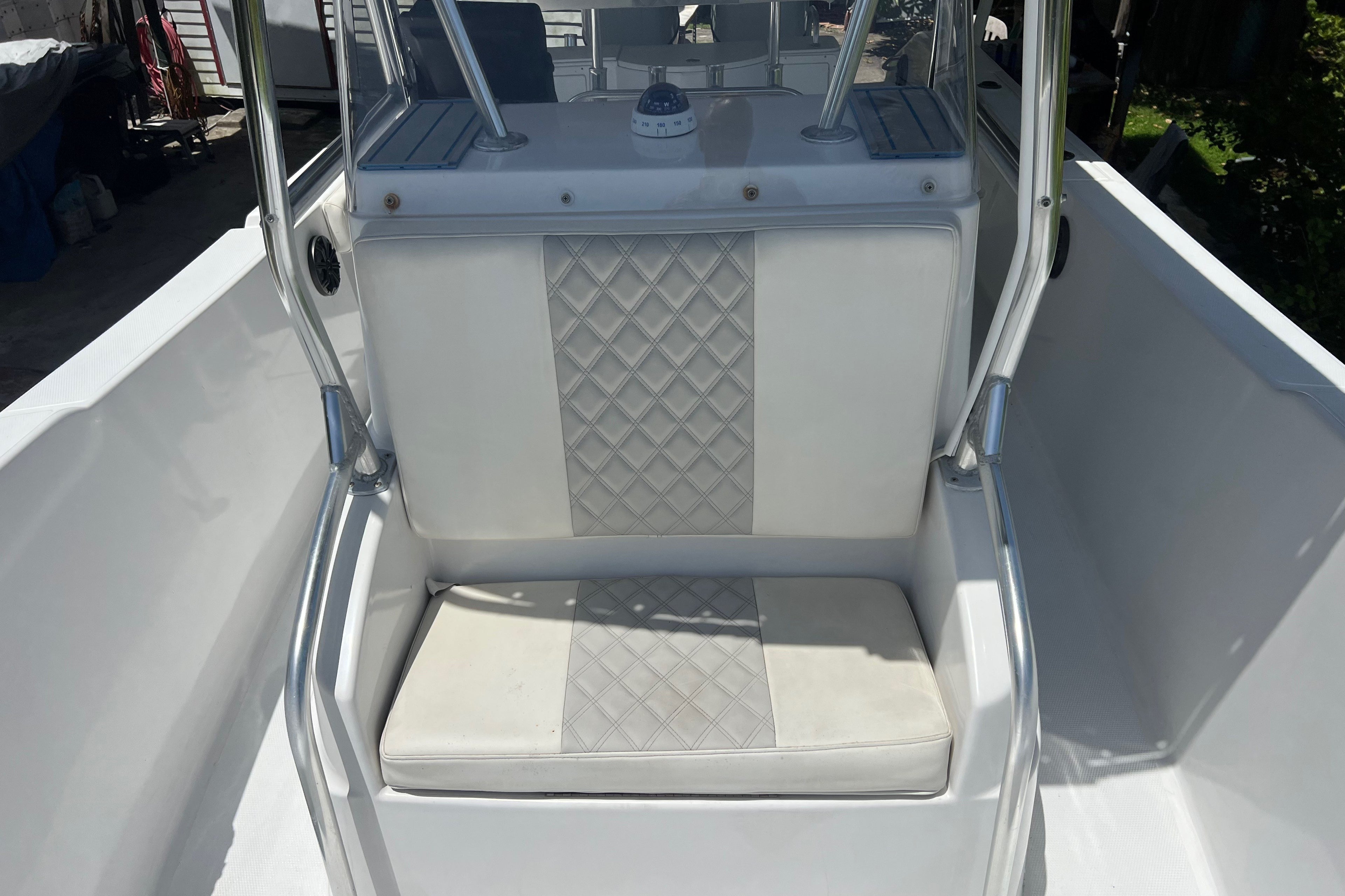 2000 Cobia 274 Center Console