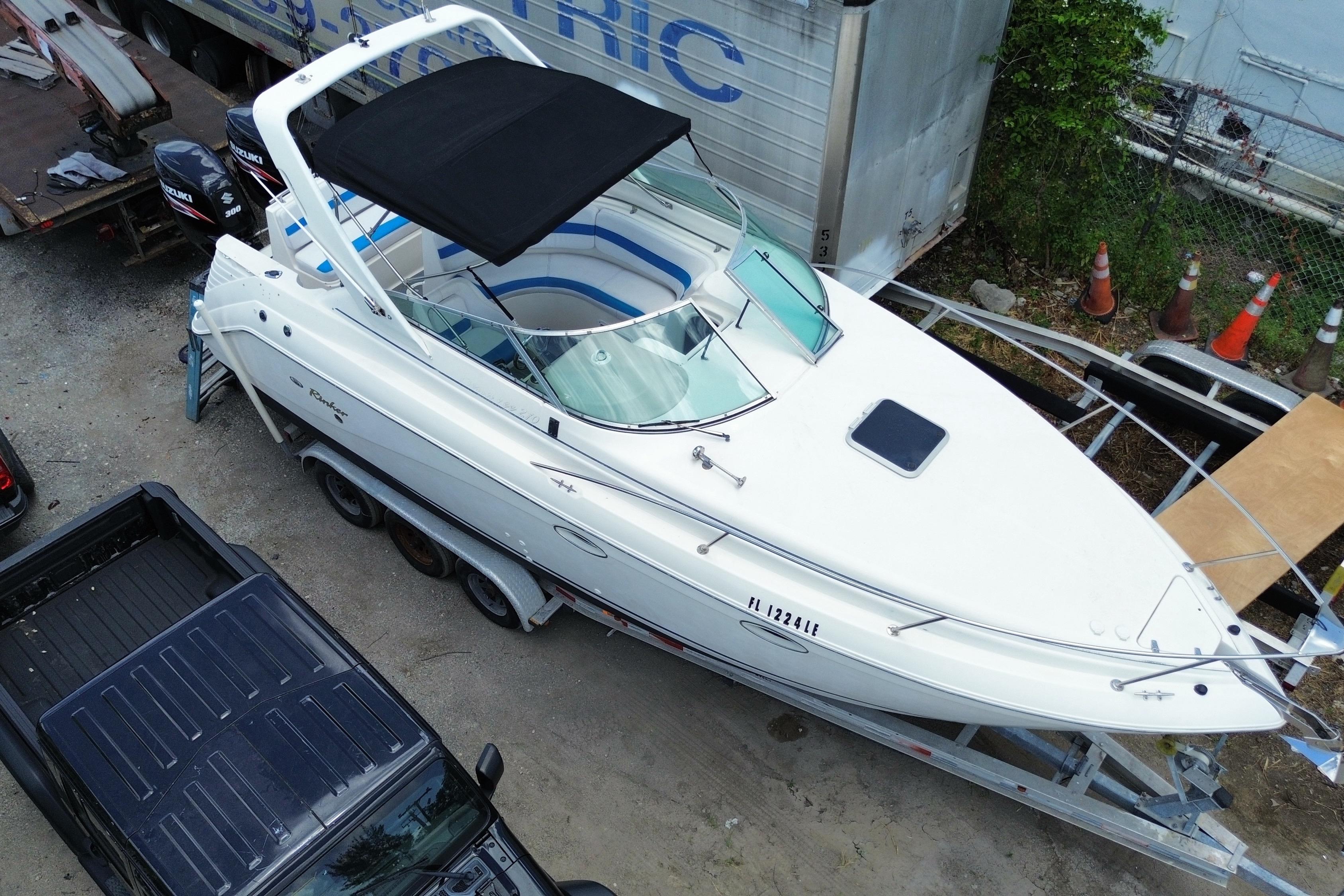 2000 Rinker 280 Express Cruiser