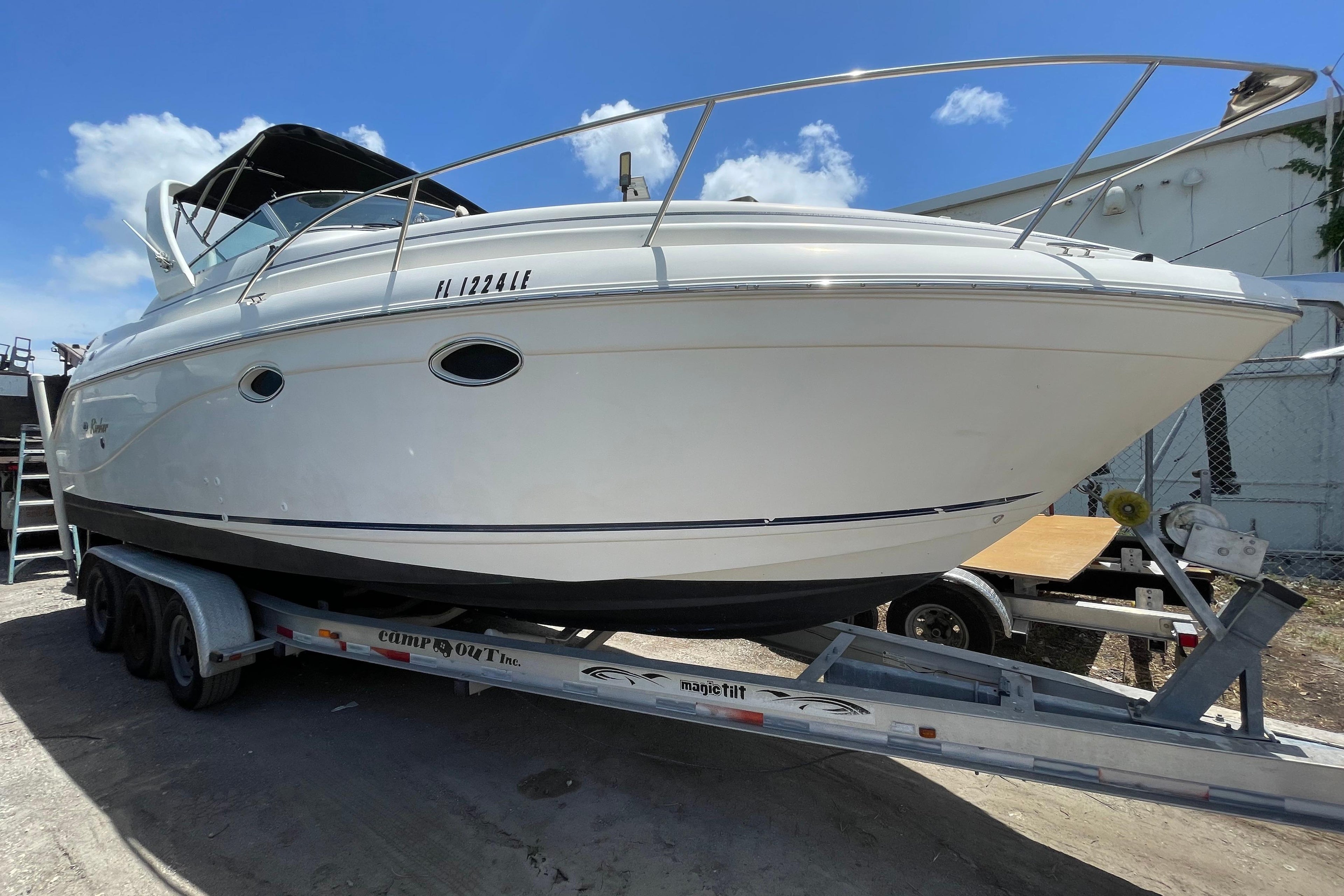 2000 Rinker 280 Express Cruiser