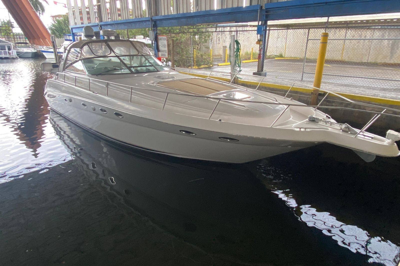 2000 Sea Ray 460 Express Cruiser