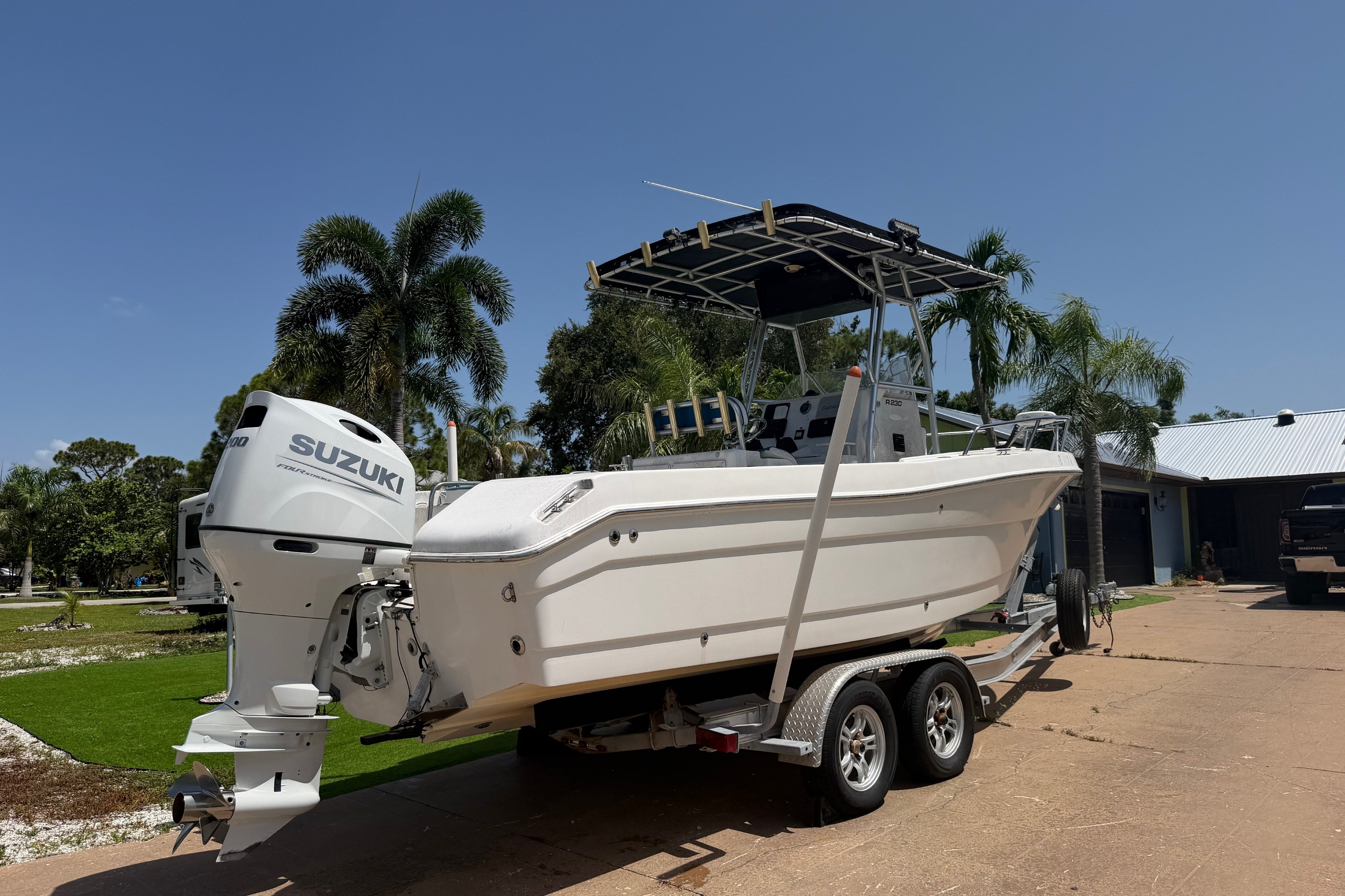 2003 Robalo R230 Center Console