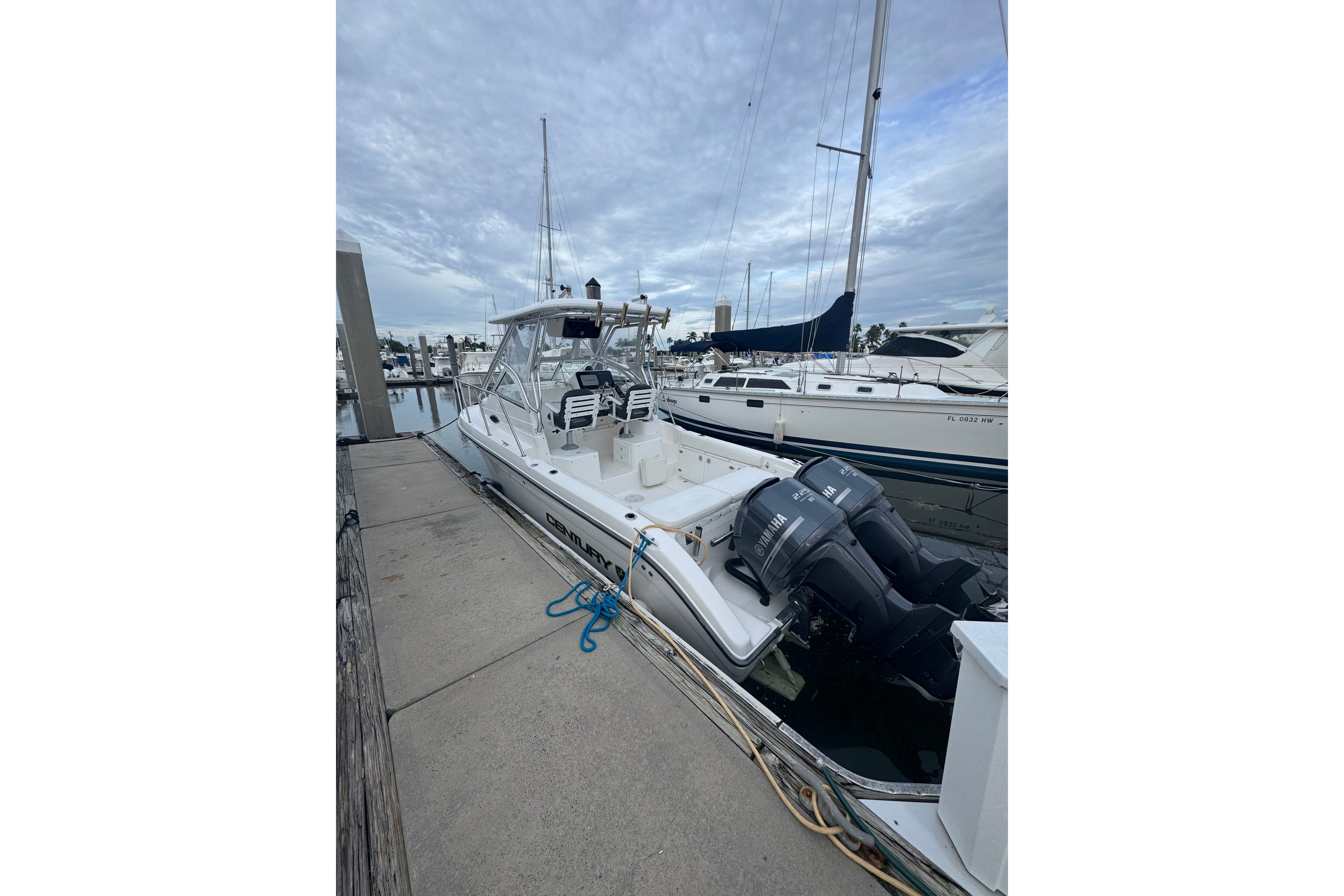 2004 Century 2600 Walk-Around