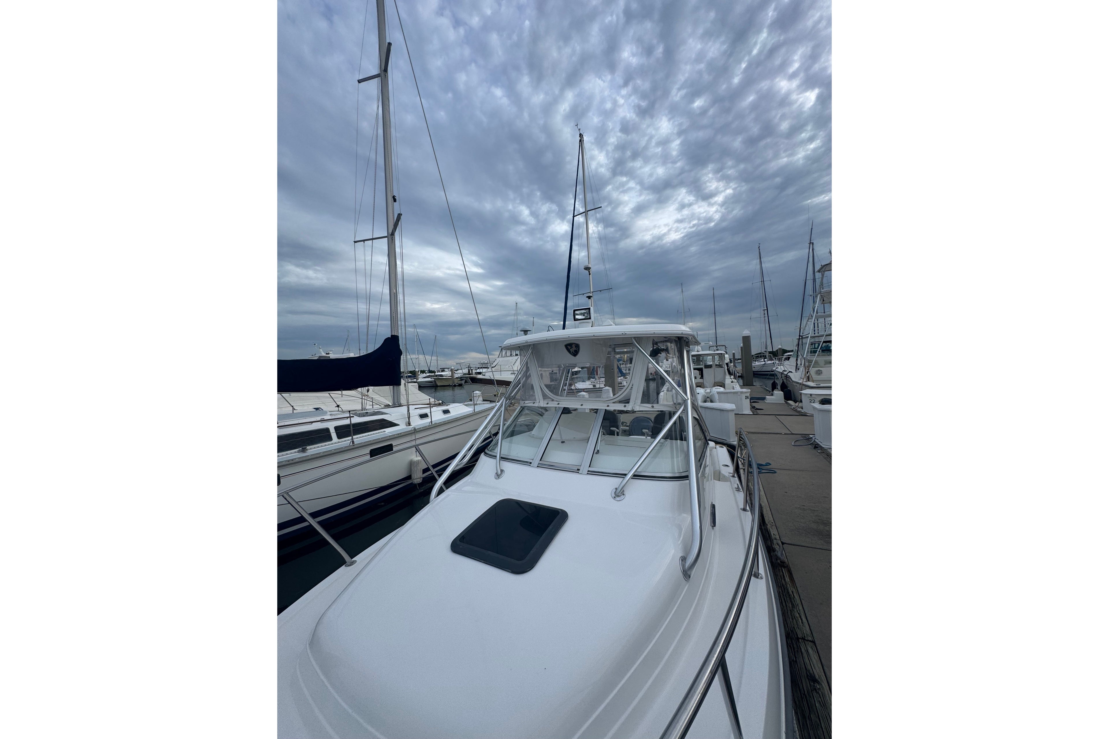 2004 Century 2600 Walk-Around