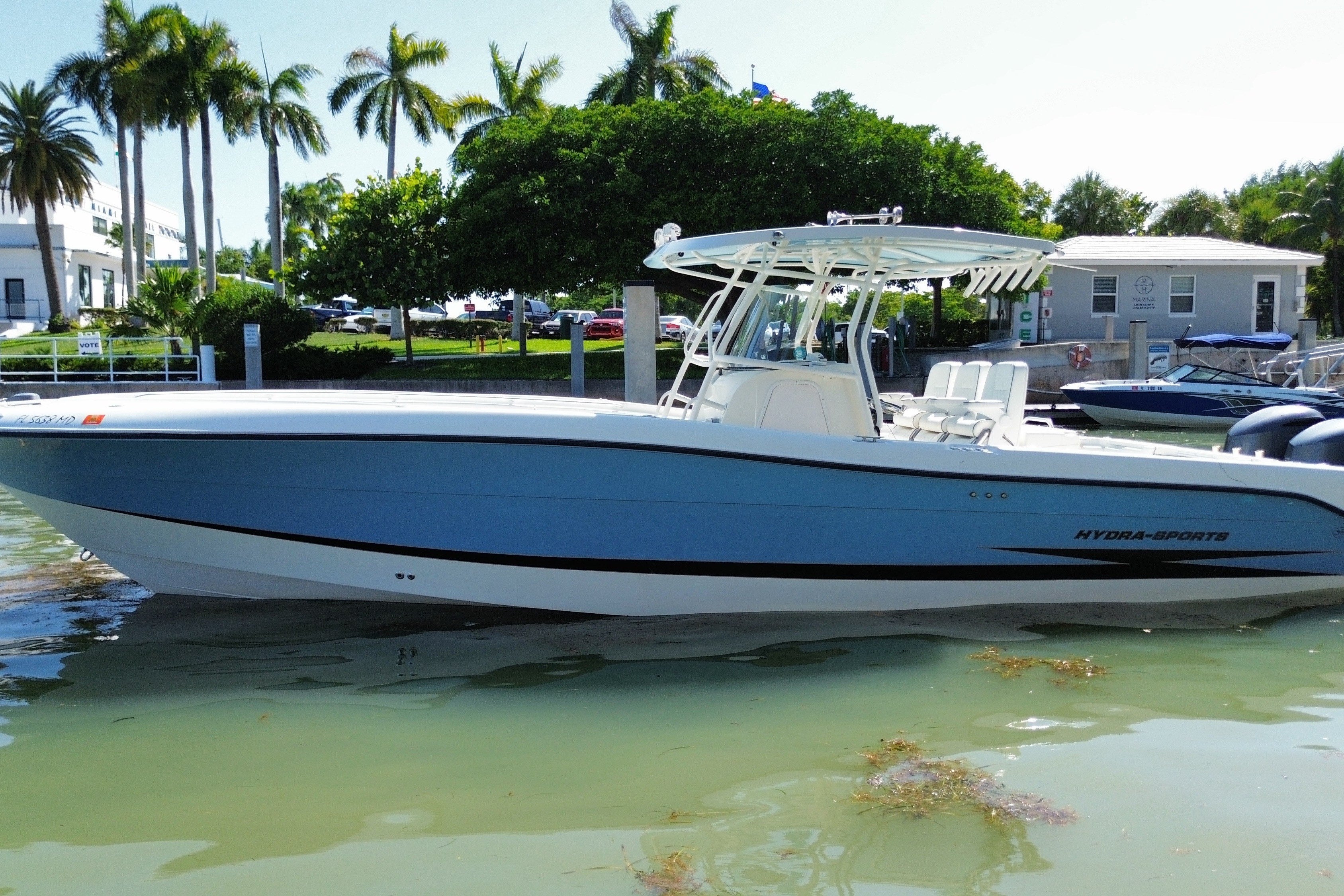 2004 Hydra-Sports Vector 3300 CC — Triple Yamaha 300s, Miami
