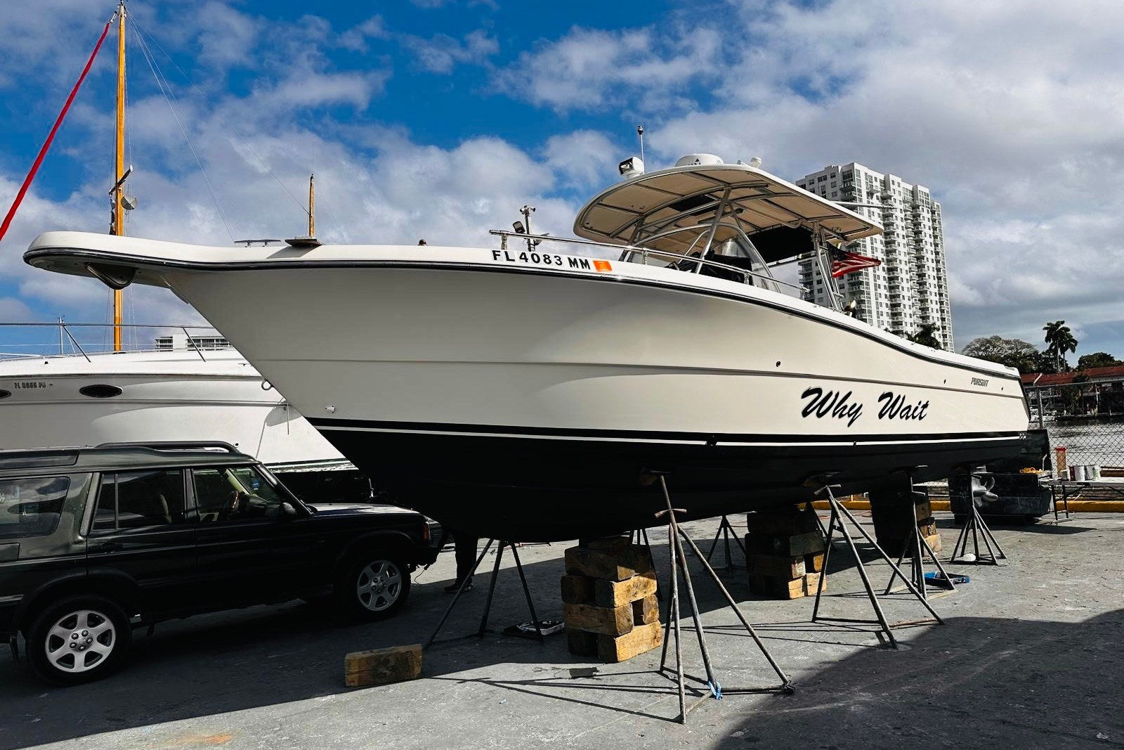 2004 Pursuit 3070 Center Console