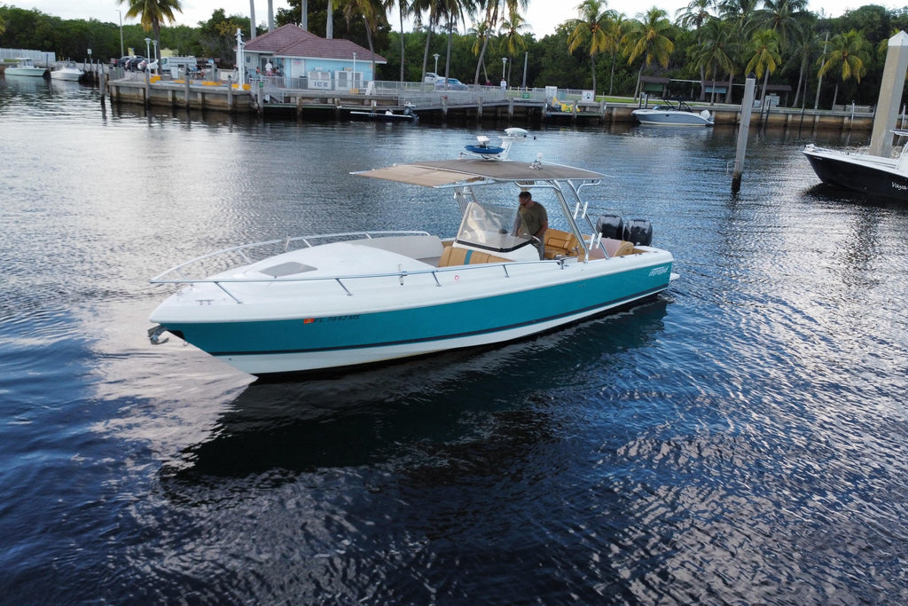 2005 Intrepid 323 Cuddy