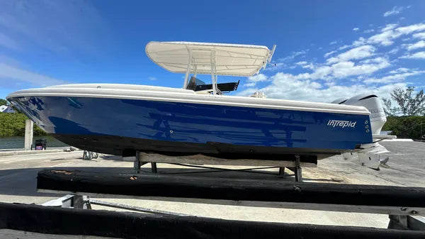 2005 Intrepid 323 — Twin Yamaha F350s, Miami