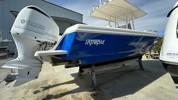 2005 Intrepid 323 — Twin Yamaha F350s, Miami