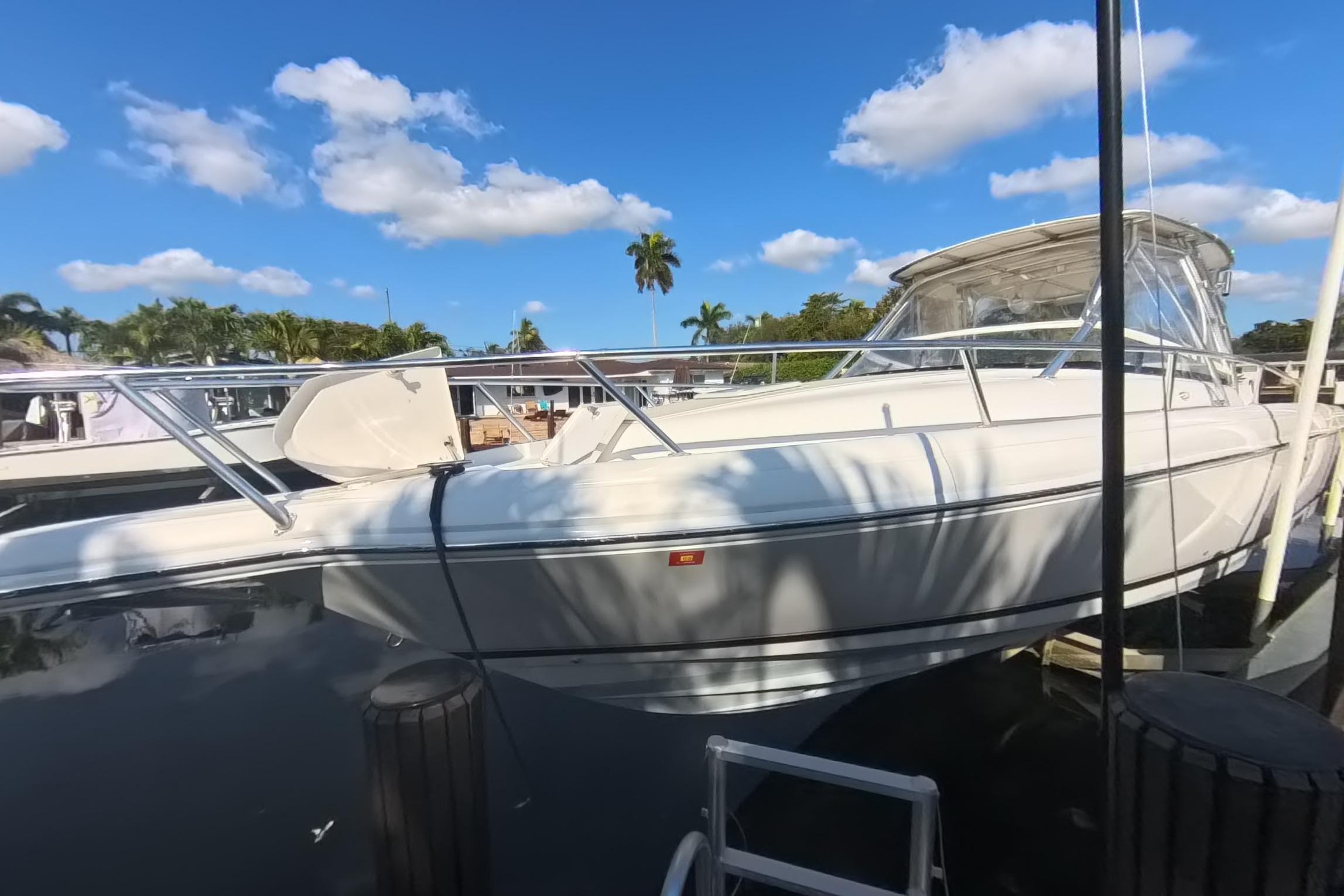 2005 Intrepid 348 Walkaround — Twin Suzuki 300s, Pompano Beach