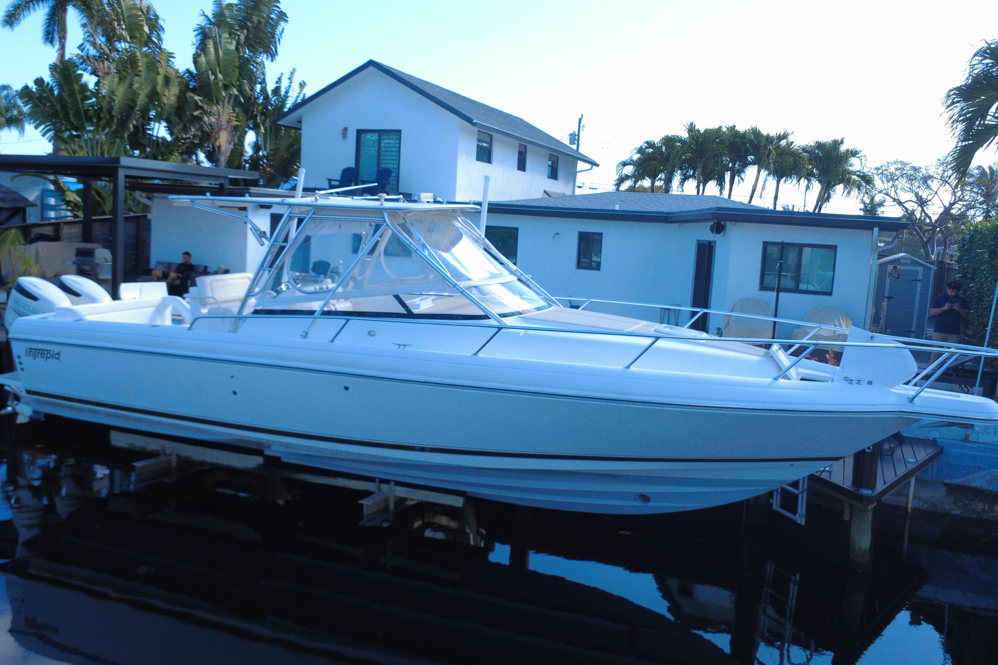 2005 Intrepid 348 Walkaround — Twin Suzuki 300s, Pompano Beach