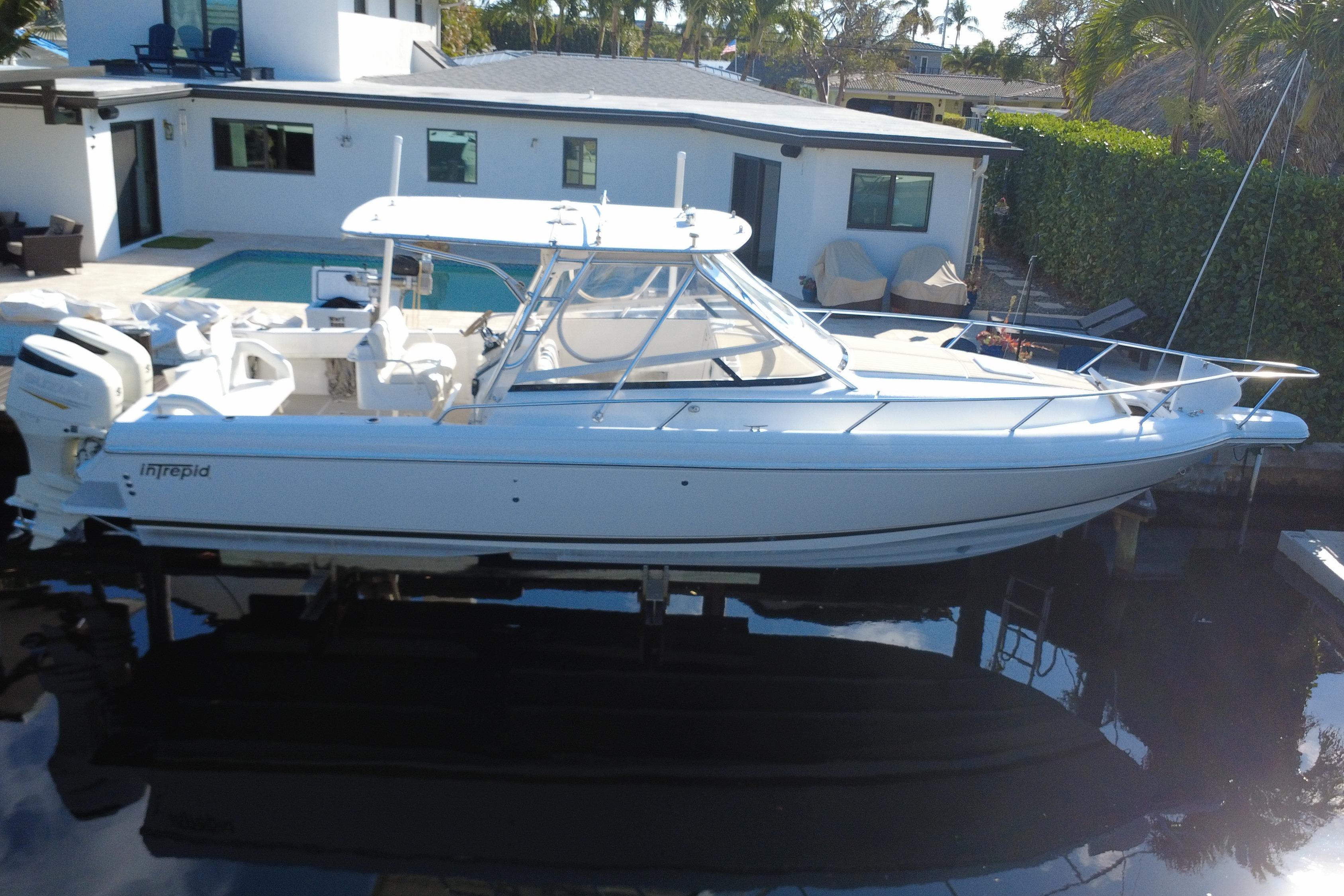 2005 Intrepid 348 Walkaround — Twin Suzuki 300s, Pompano Beach