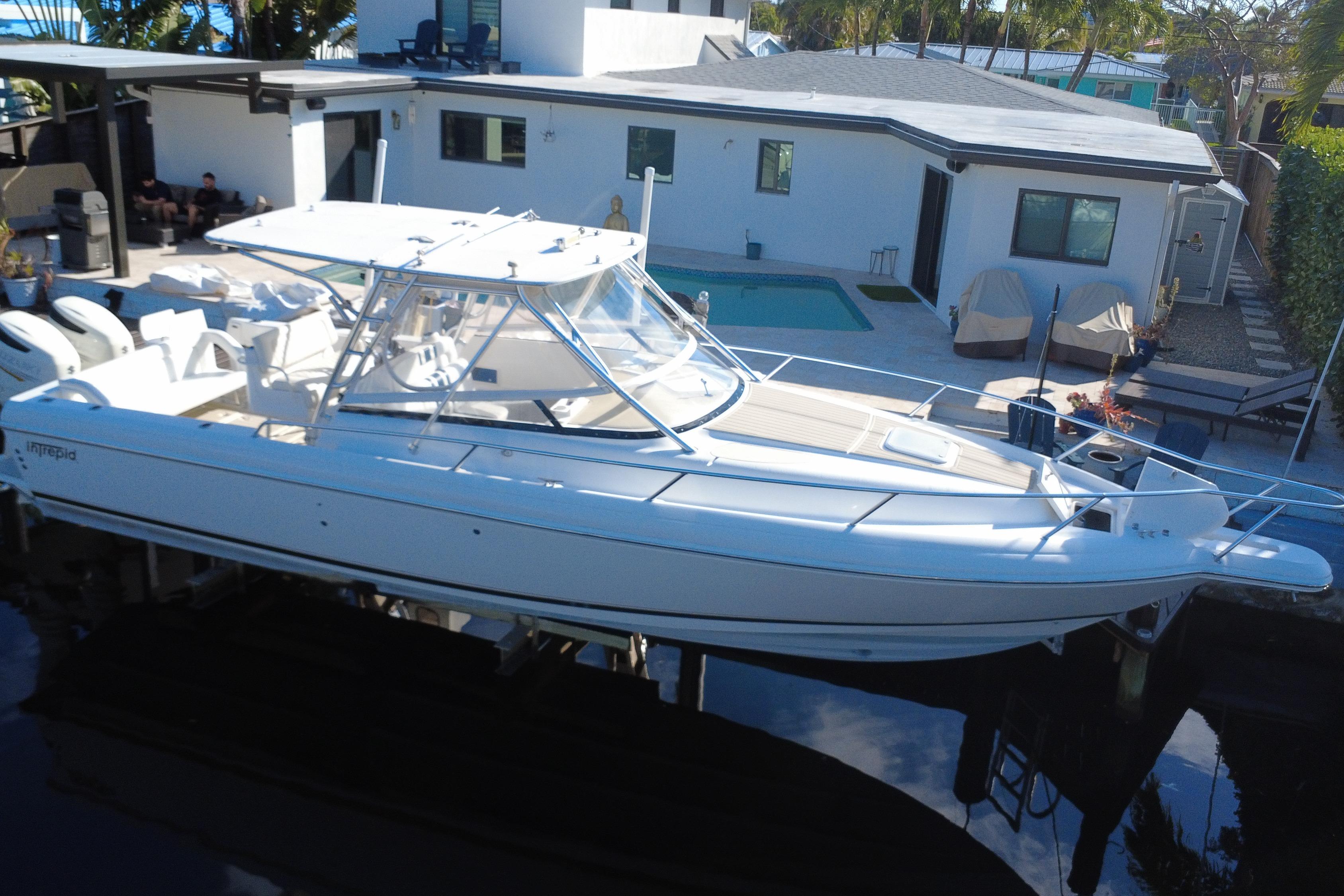 2005 Intrepid 348 Walkaround — Twin Suzuki 300s, Pompano Beach