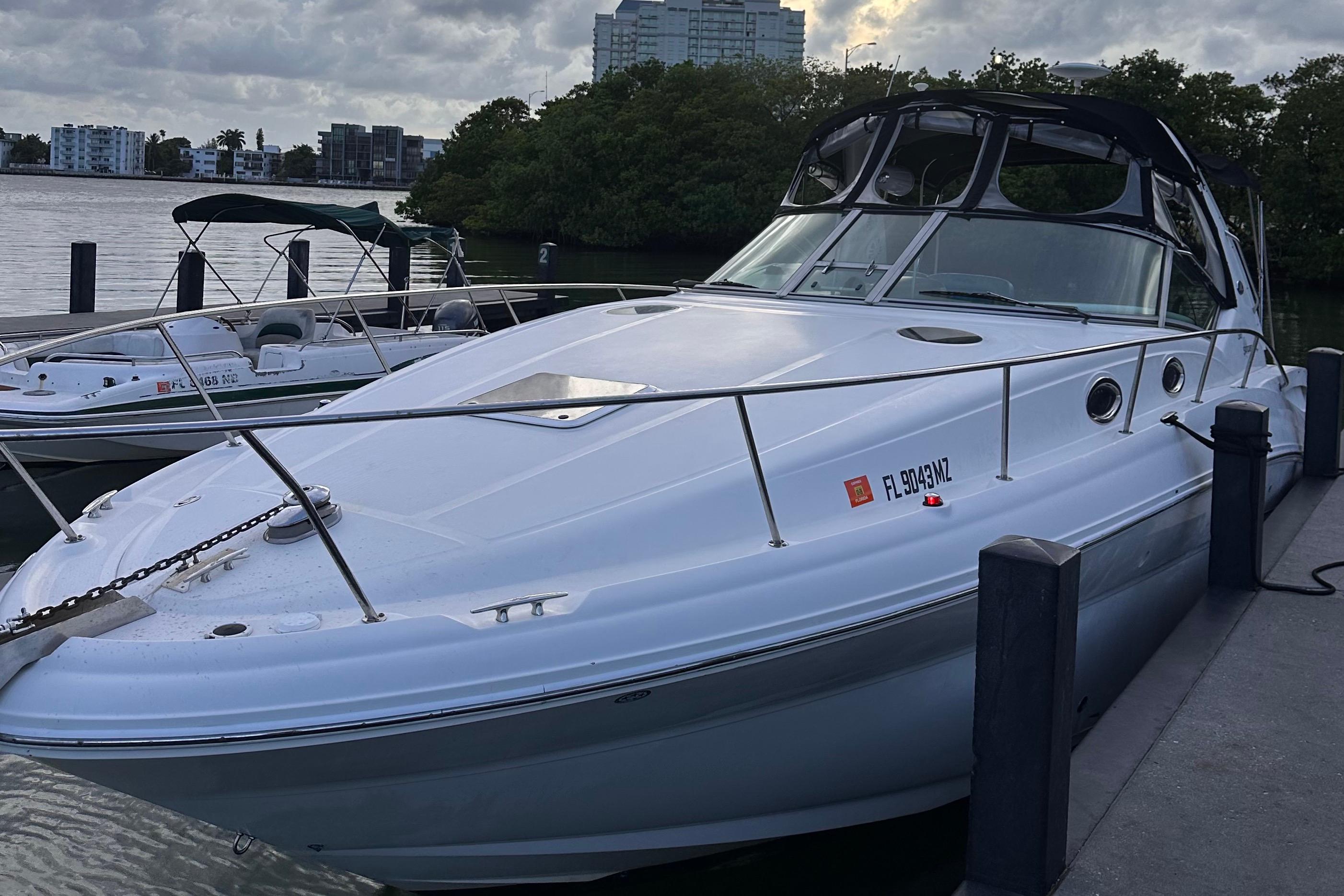 2005 Sea Ray Sundancer 320 (Miami)