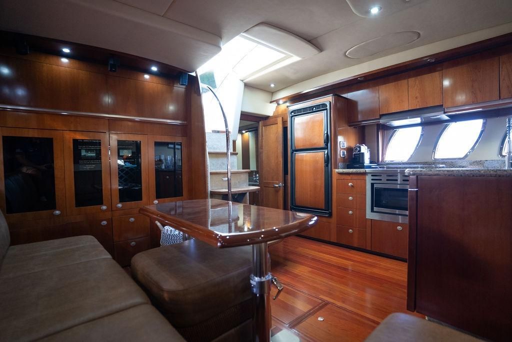 2005 Sea Ray 48 Sundancer — Twin Diesel 1080hp, Miami