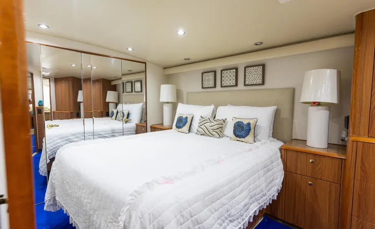 2005 Viking 61 Enclosed Bridge — Twin MTU Diesels, West Palm Beach