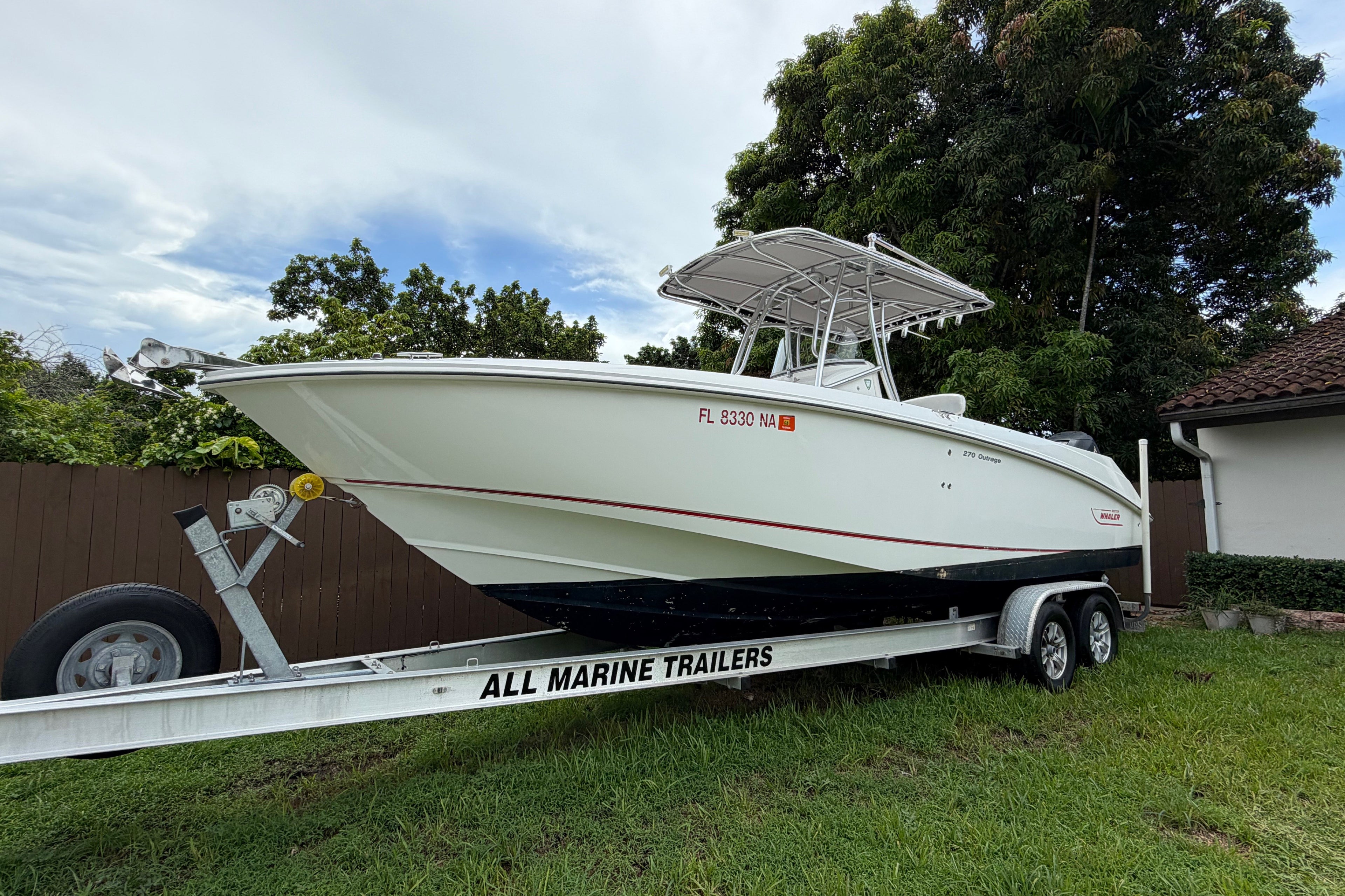 2006 Boston Whaler 270 Outrage
