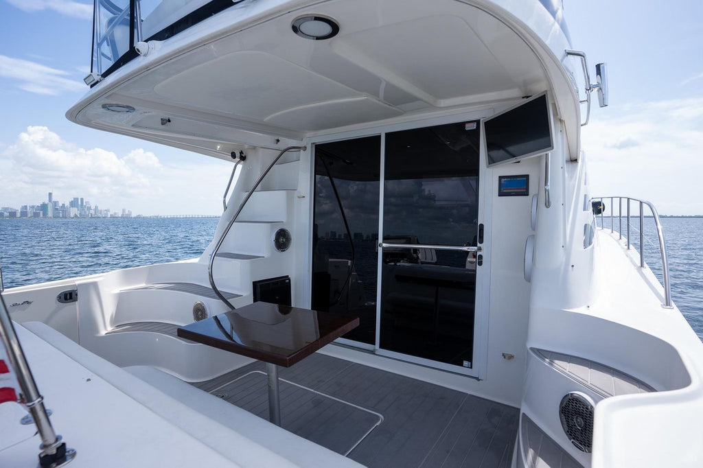 2006 Sea Ray 455 Sedan Bridge — Twin Cummins 500hp Diesels, Miami