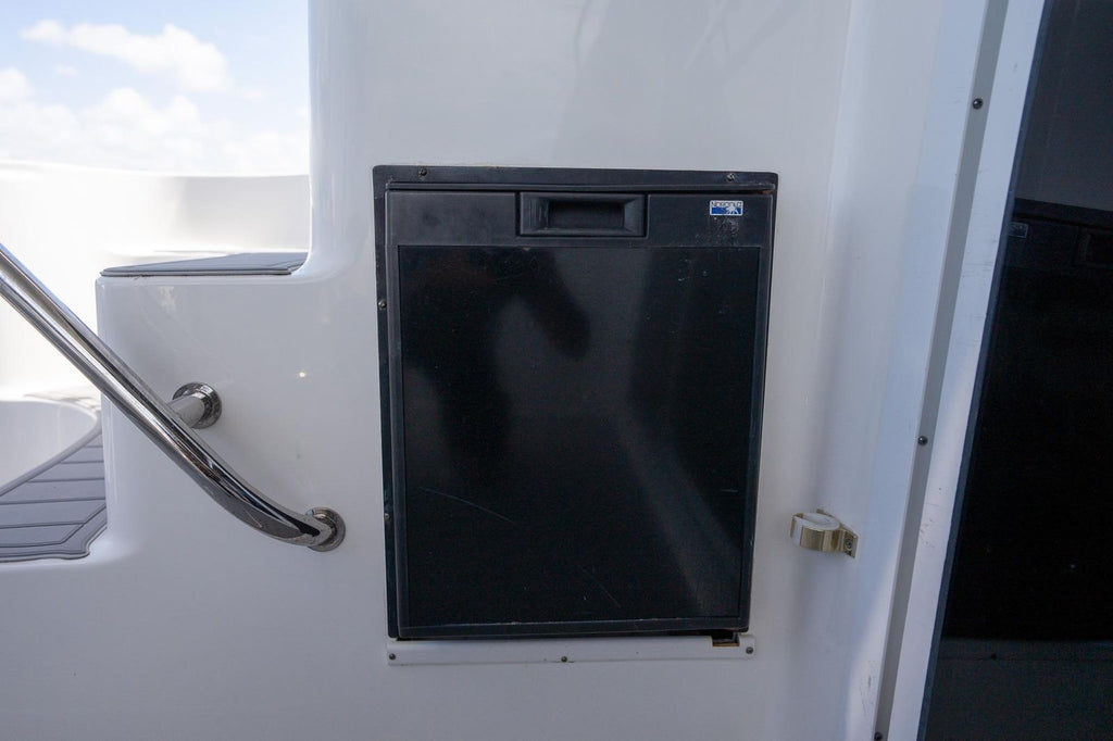 2006 Sea Ray 455 Sedan Bridge — Twin Cummins 500hp Diesels, Miami