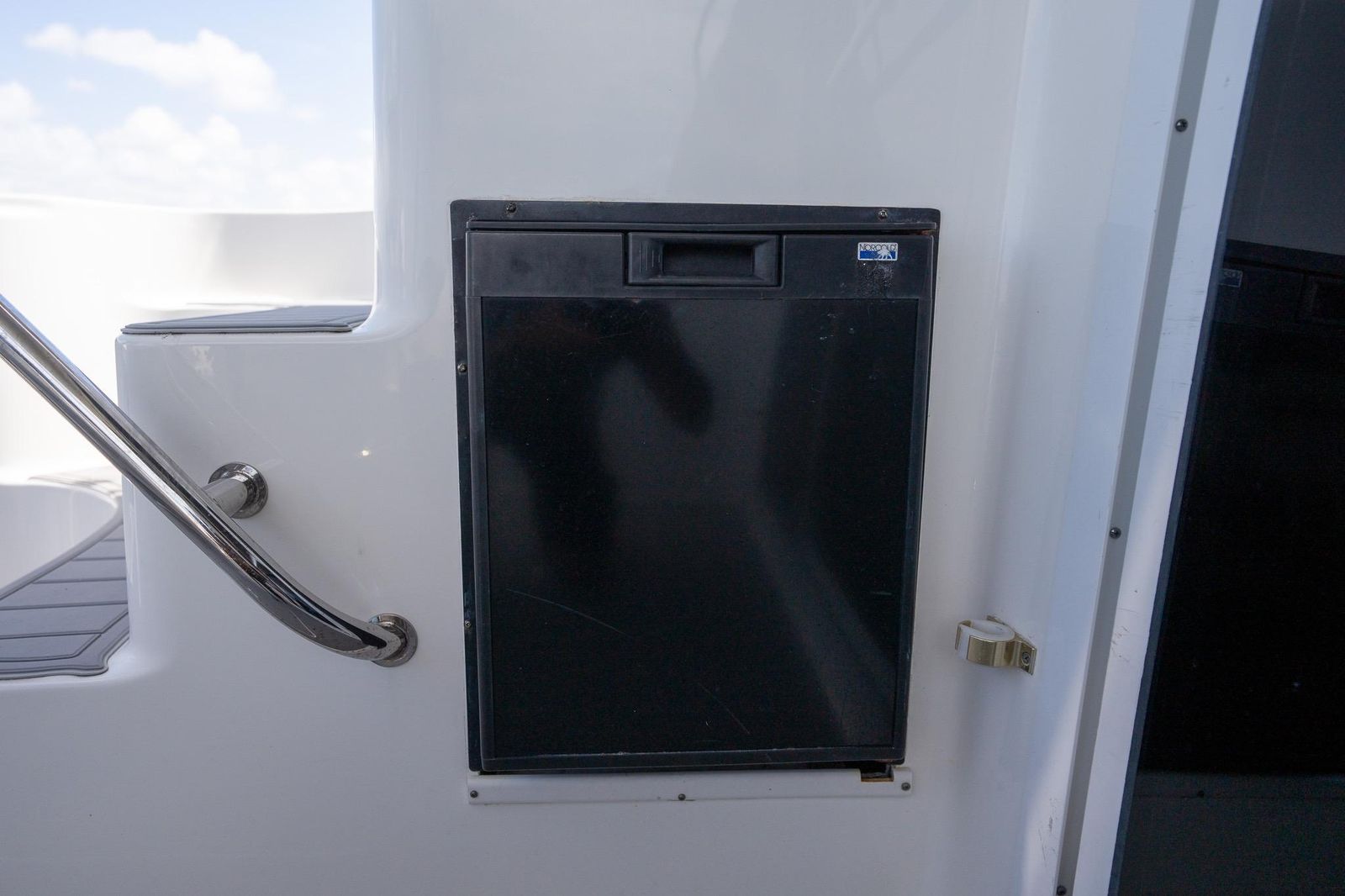 2006 Sea Ray 455 Sedan Bridge — Twin Cummins 500hp Diesels, Miami