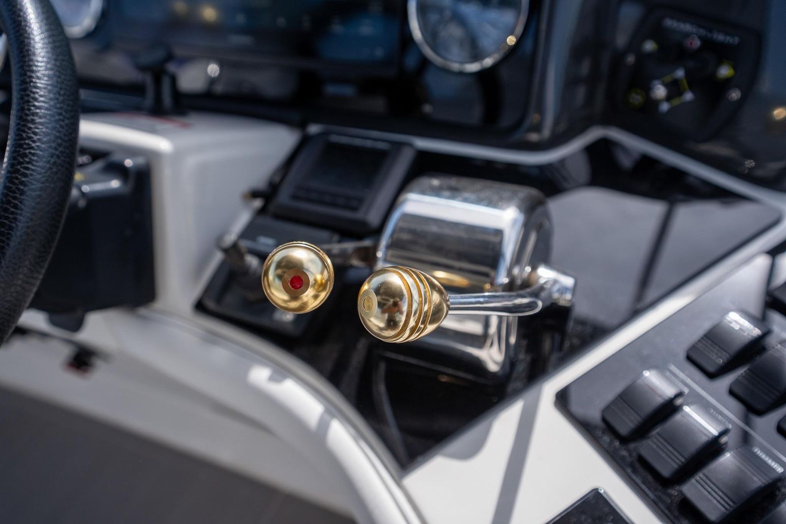 2006 Sea Ray 455 Sedan Bridge — Twin Cummins 500hp Diesels, Miami