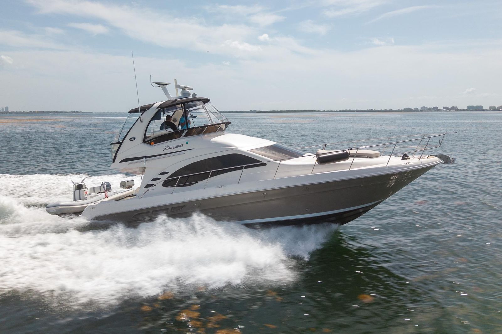 2006 Sea Ray 455 Sedan Bridge — Twin Cummins 500hp Diesels, Miami