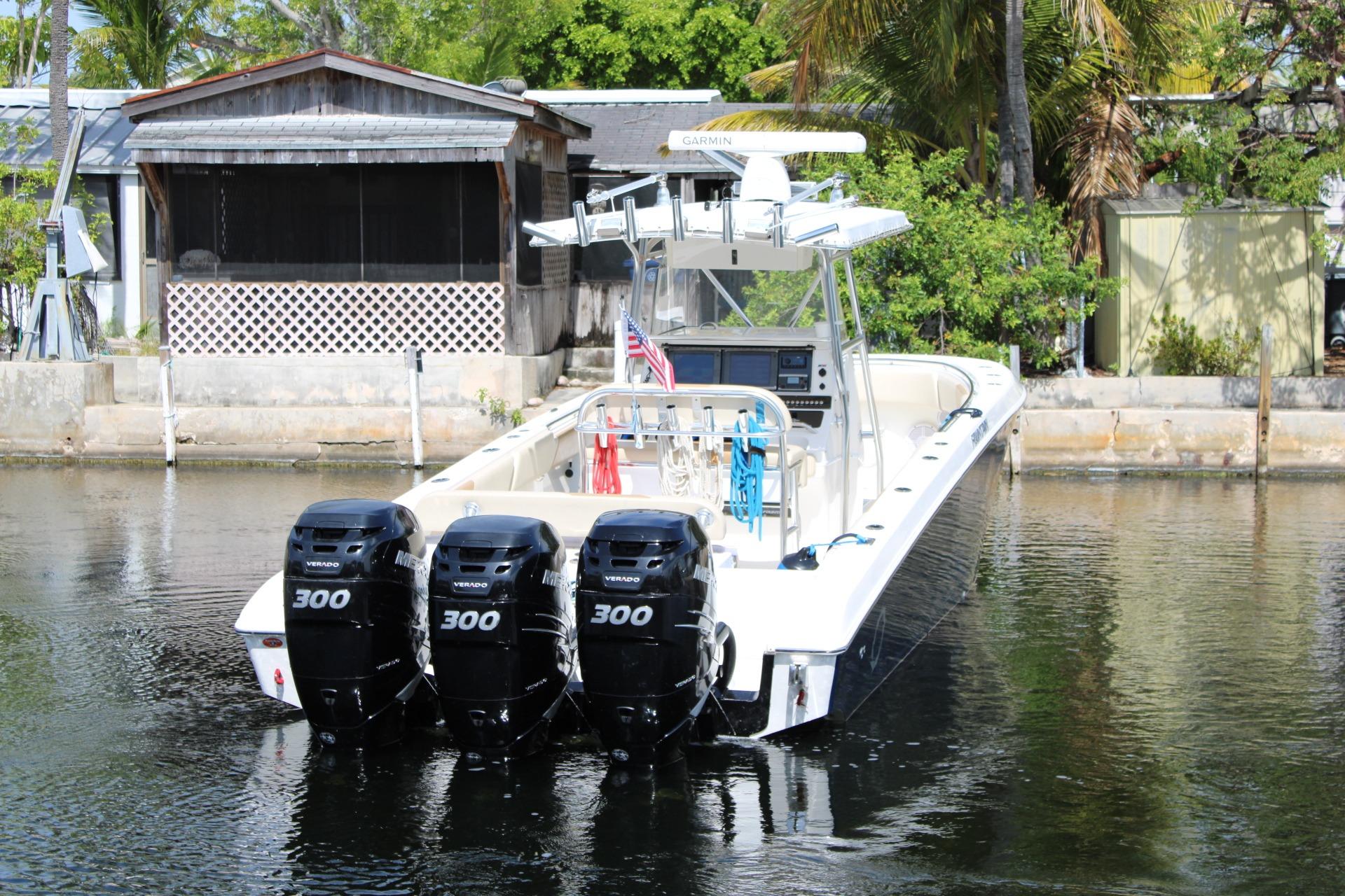 2007 Fountain 34 Center Console — Triple Mercury 300s, Miami