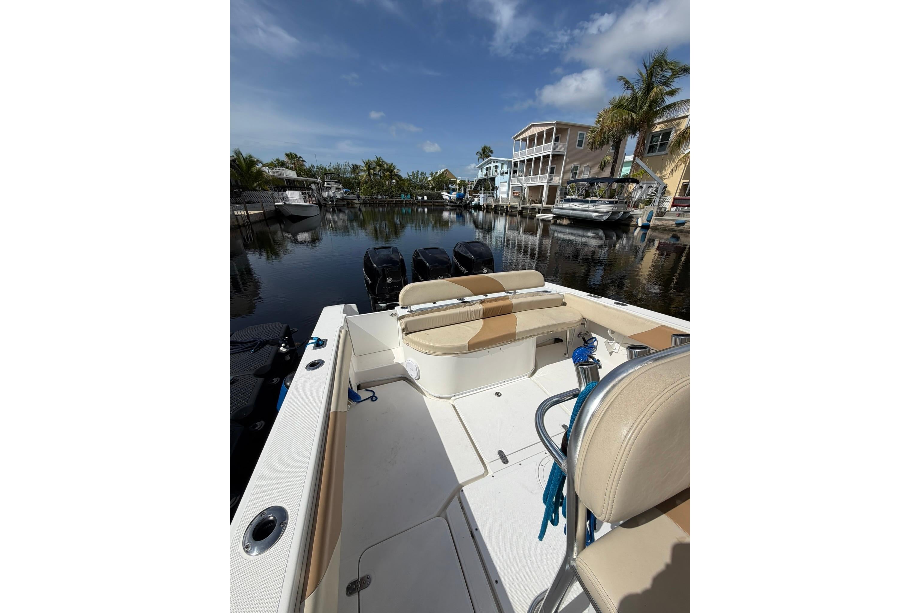 2007 Fountain 34 Center Console — Triple Mercury 300s, Miami
