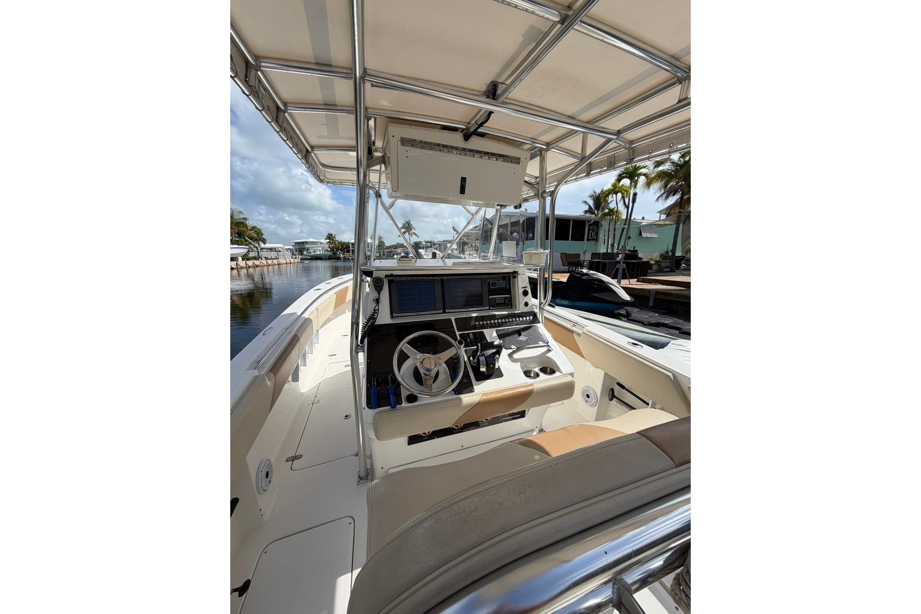 2007 Fountain 34 Center Console — Triple Mercury 300s, Miami
