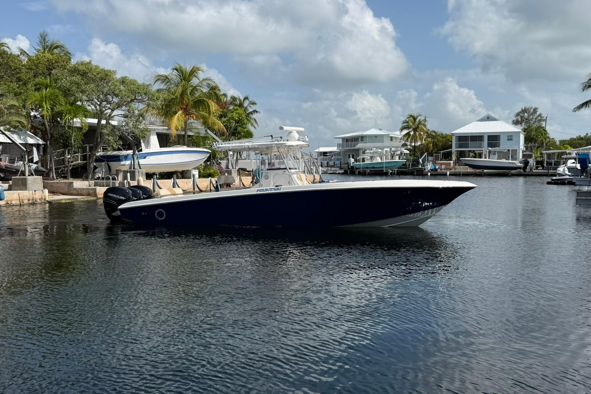2007 Fountain 34 Center Console — Triple Mercury 300s, Miami