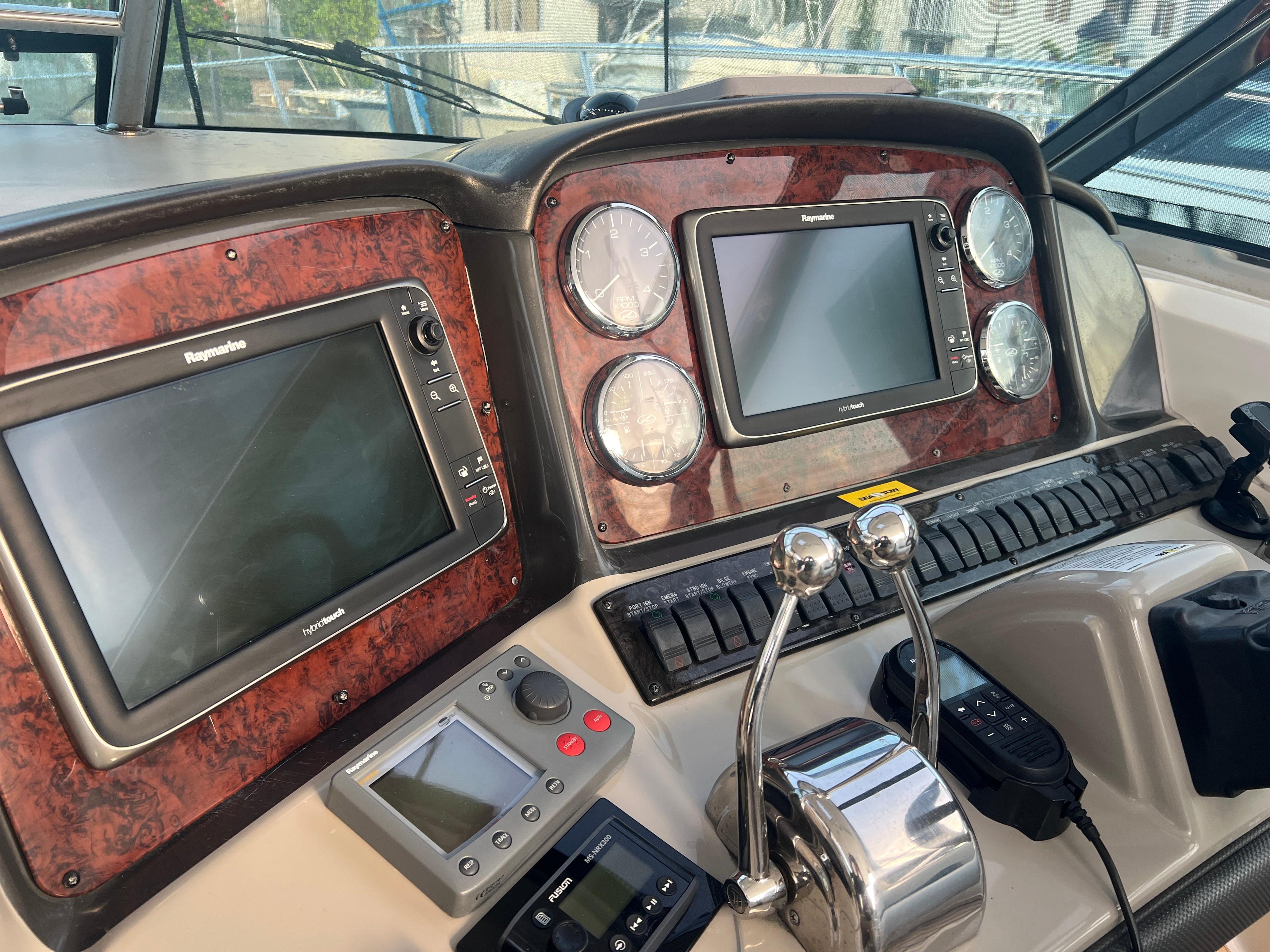 2007 Sea Ray 40 Sundancer — Twin Cummins Diesel, Miami