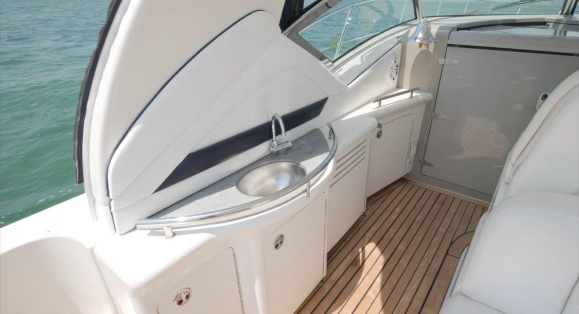 2007 Sea Ray 40 Sundancer — Twin Cummins Diesel, Miami