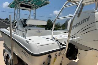 2008 Boston Whaler 230 Dauntless