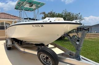 2008 Boston Whaler 230 Dauntless