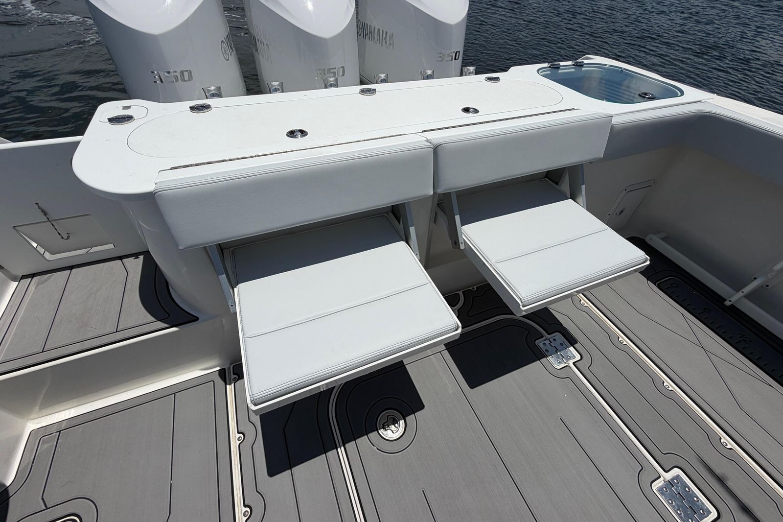2009 Everglades 350LX