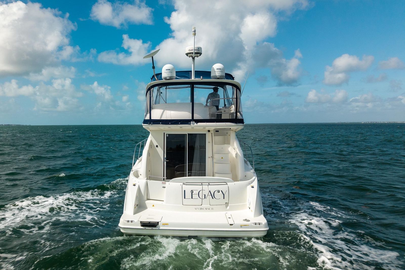 2009 Meridian 391 Sedan — Twin Cummins 760hp, Key Biscayne