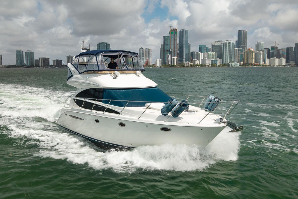 2009 Meridian 391 Sedan — Twin Cummins 760hp, Key Biscayne