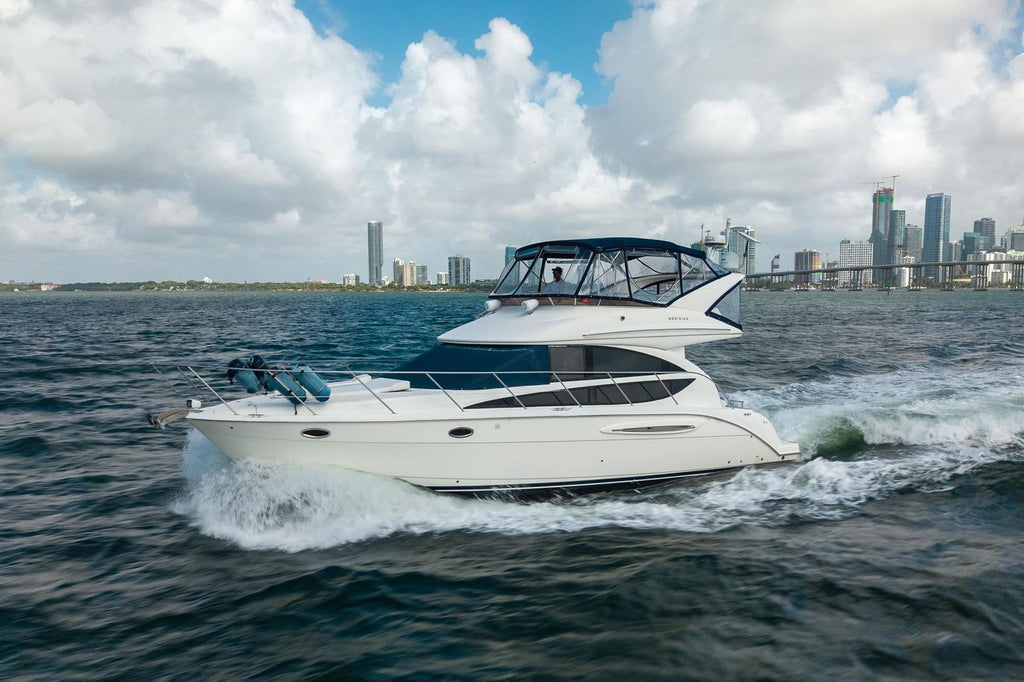 2009 Meridian 391 Sedan — Twin Cummins 760hp, Key Biscayne