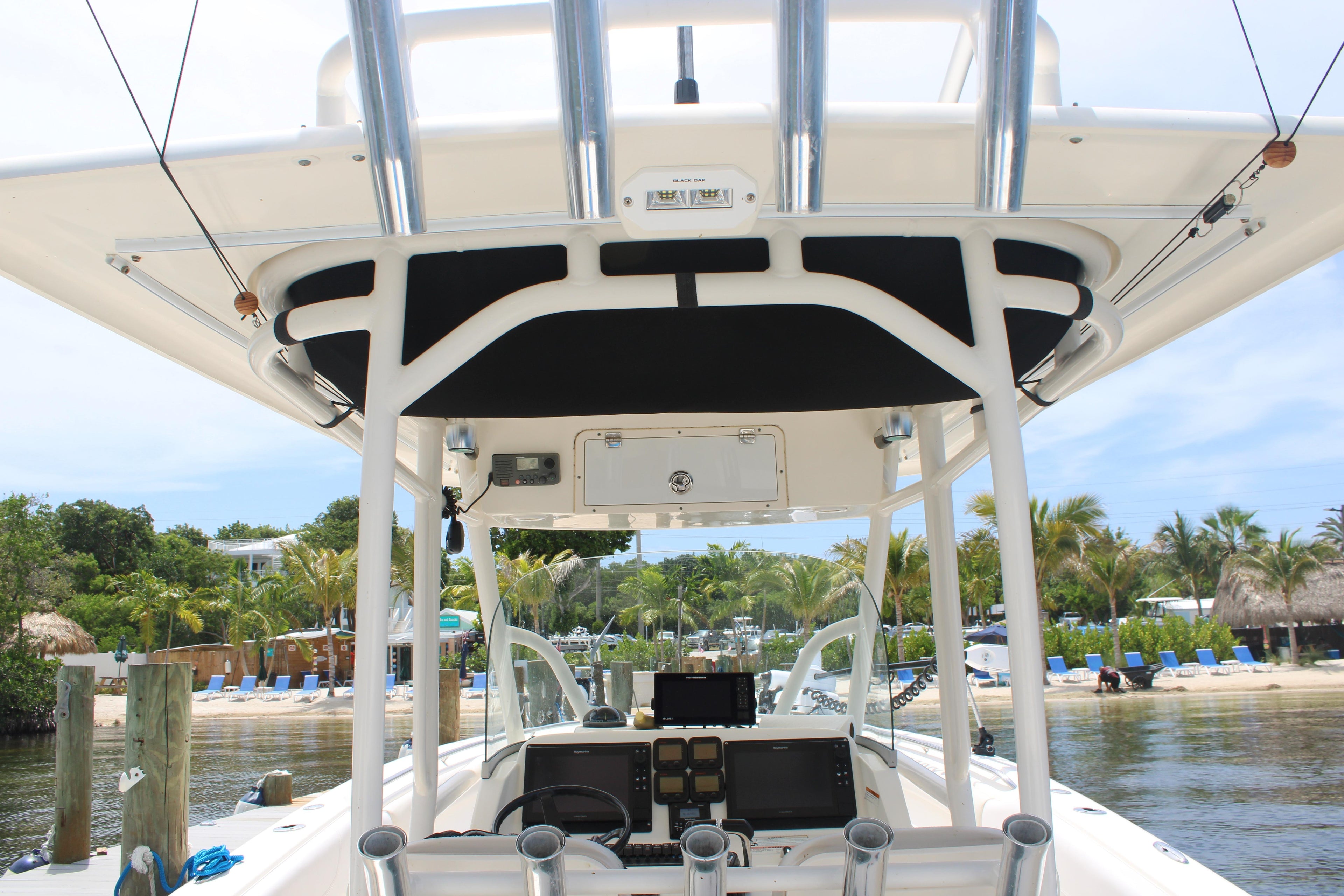 2009 Pursuit C 310 Center Console — Twin Yamaha F250s, Key Largo