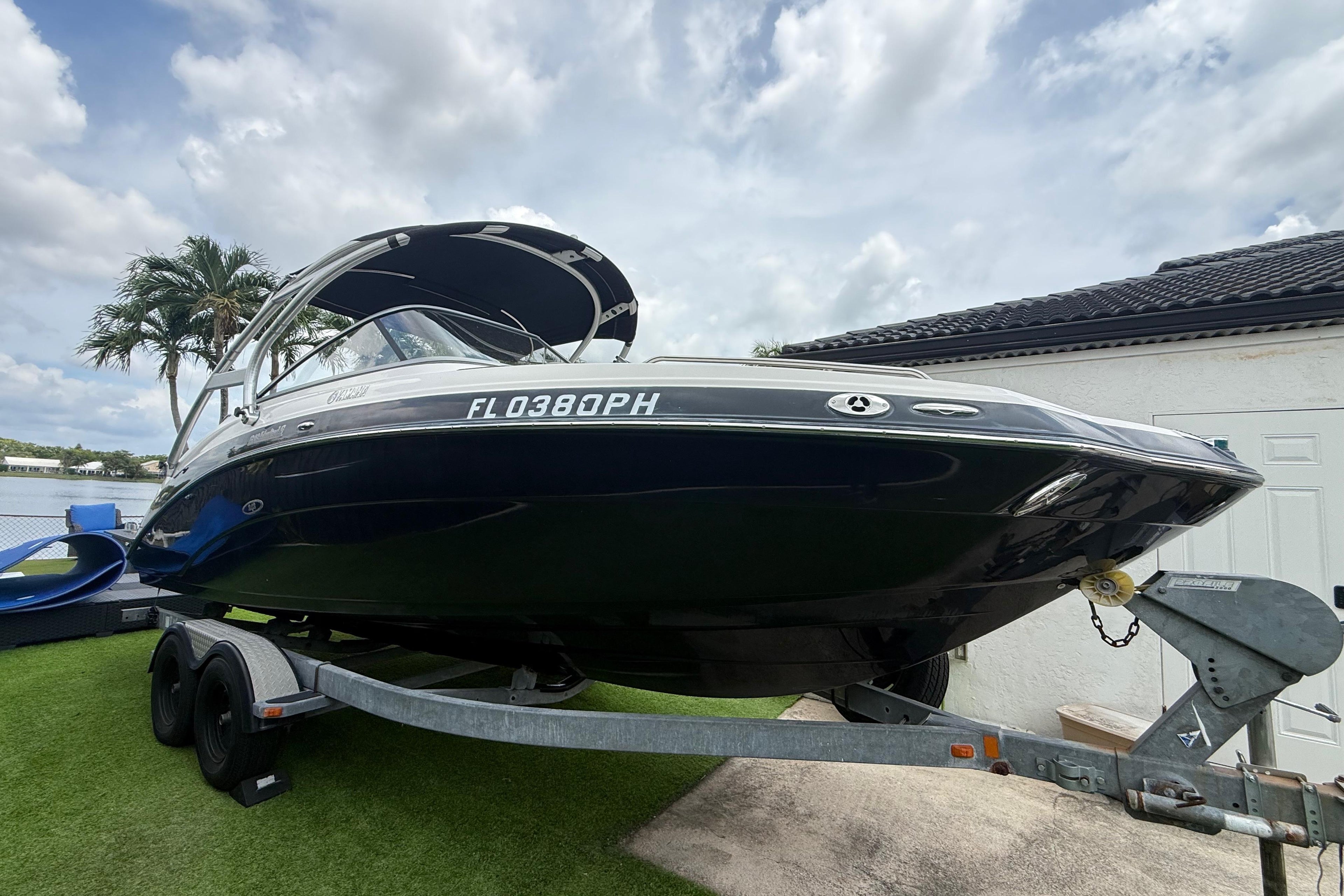 2012 Yamaha Boats 242 Limited S