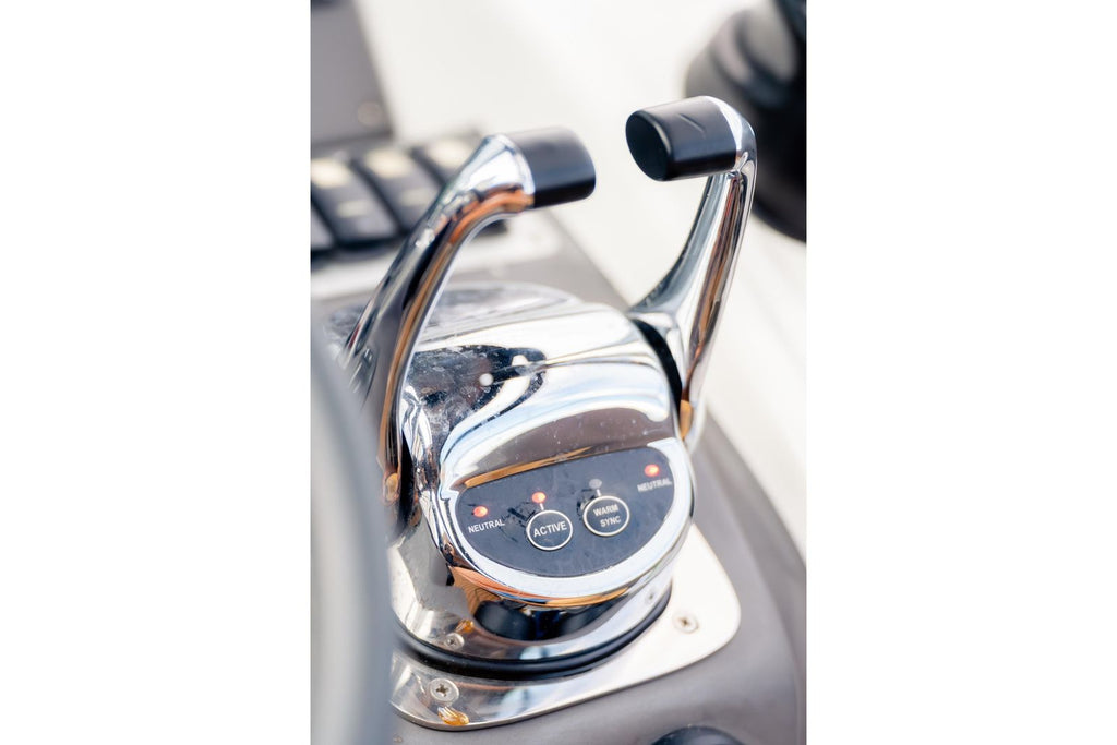 2013 Azimut Atlantis 48 — Cummins Diesel Inboard, Miami