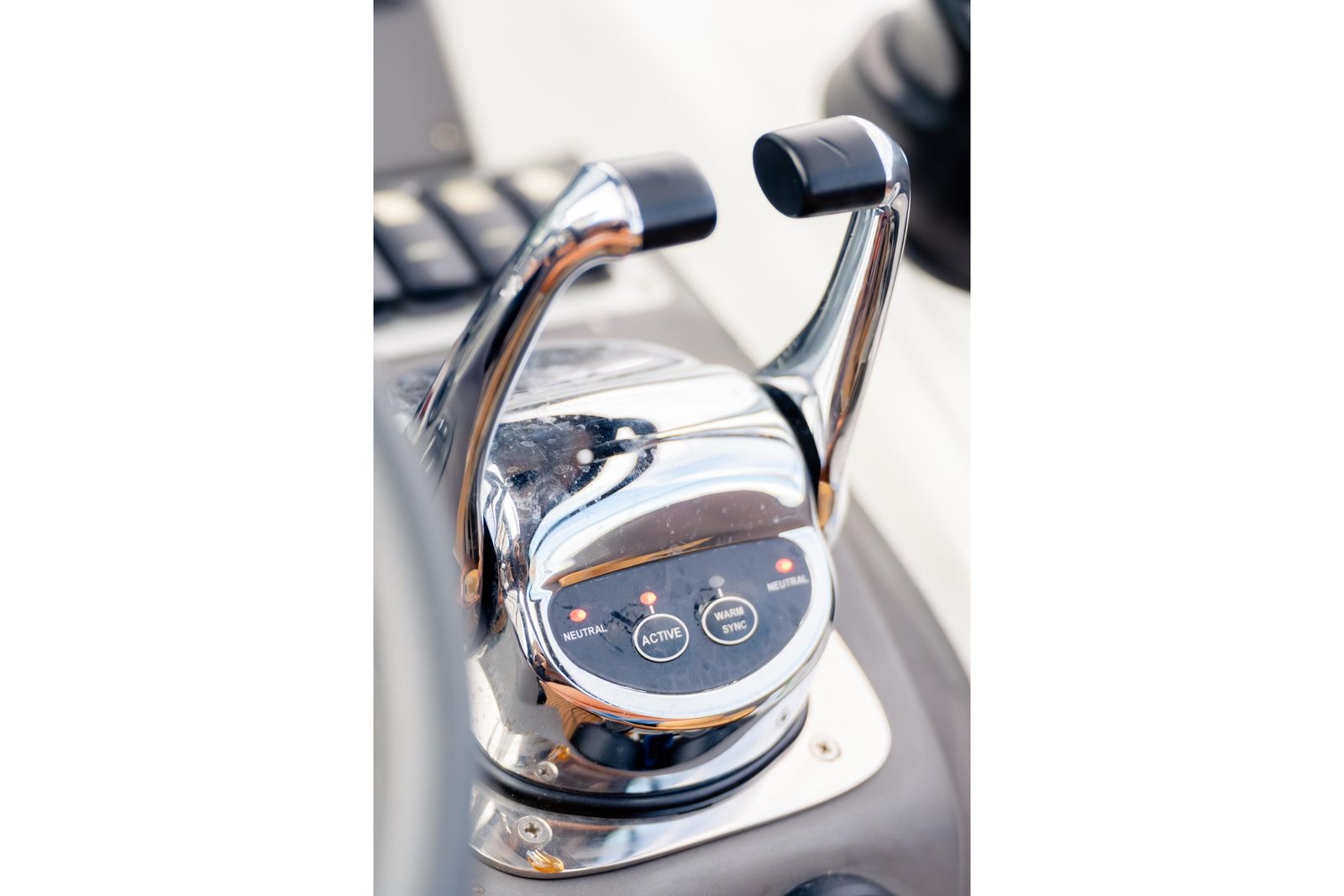 2013 Azimut Atlantis 48 — Cummins Diesel Inboard, Miami
