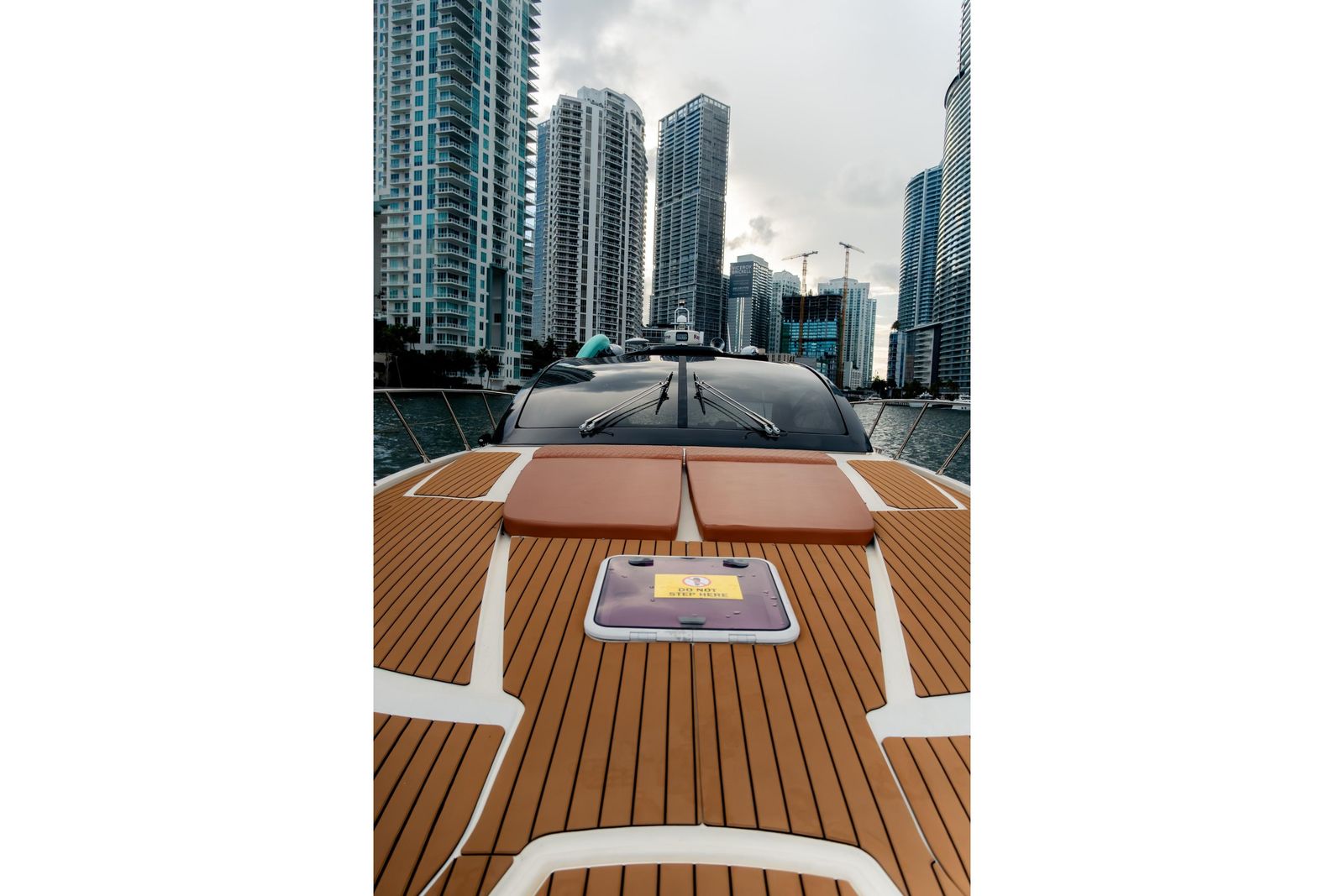 2013 Azimut Atlantis 48 — Cummins Diesel Inboard, Miami